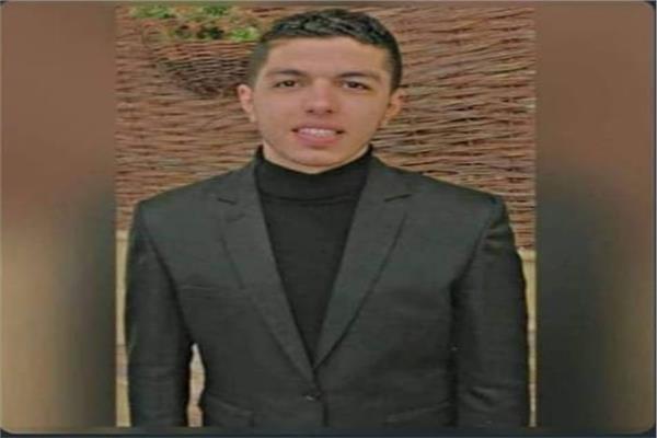  طالب كلية الطب جامعة الأزهر بأسيوط
