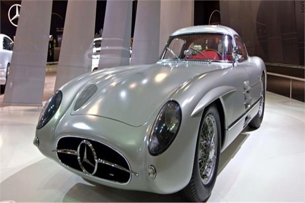سيارة كوبيه مرسيدس بنز SLR طراز عام 1955