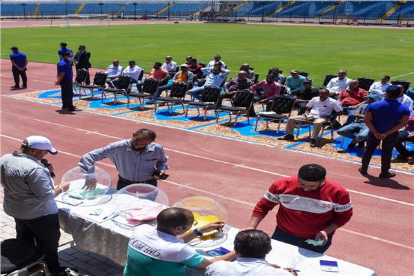 400 بائع متجول بالإسكندرية في قرعة علنية لمحلات بالسوق الحضاري بمحطة مصر 