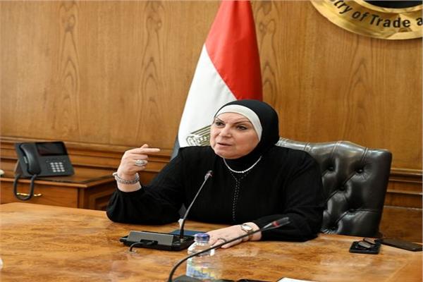نيفين جامع