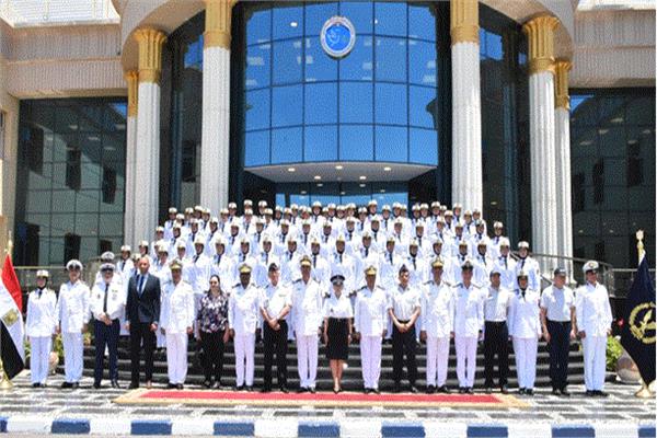 المشاركون في الدورة التدريبية