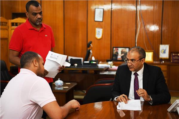 محمد صلاح أبوكريشة السكرتير العام المساعد بمحافظة قنا