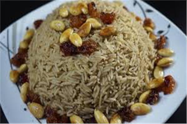 طبق الأرز بالمكسرات