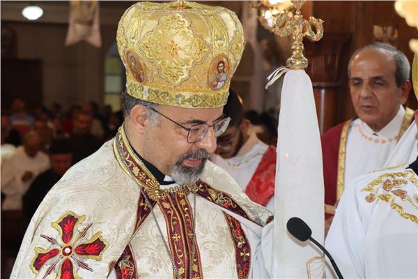 الأنبا إبراهيم إسحق يترأس قداس الشكر