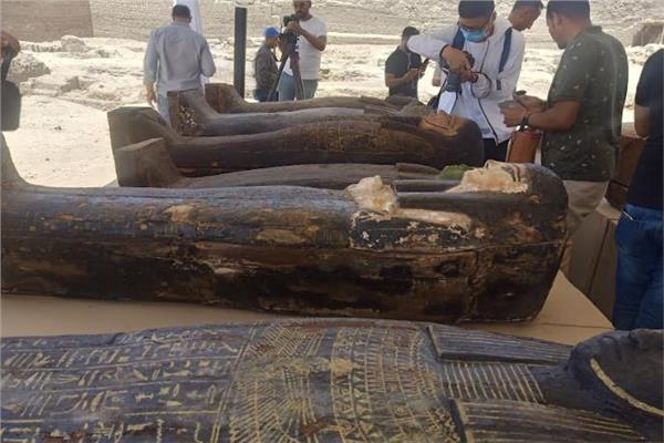 تماثيل برونزية بجبانة البوباسطيون بسقارة