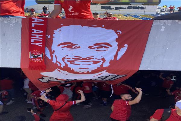 عمرو فهمي في مدرجات الأهلي بنهائي إفريقيا 