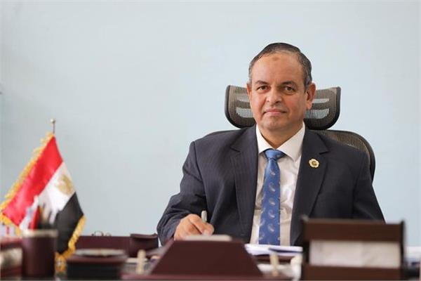 محمد إبراهيم مصطفي مدير عام الإدارة العامة لجمارك الدخان
