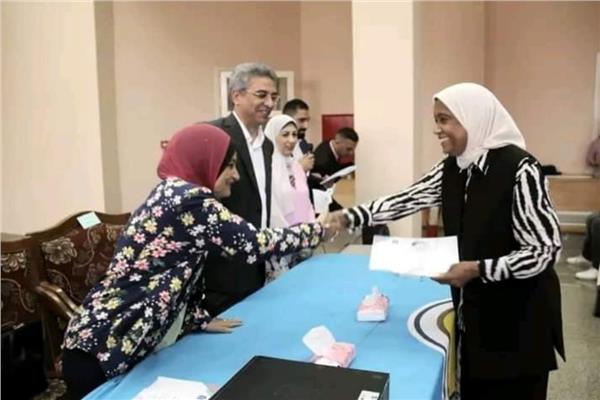 قطاع المتاحف يكرم مديرة المتحف المصرى بالتحرير