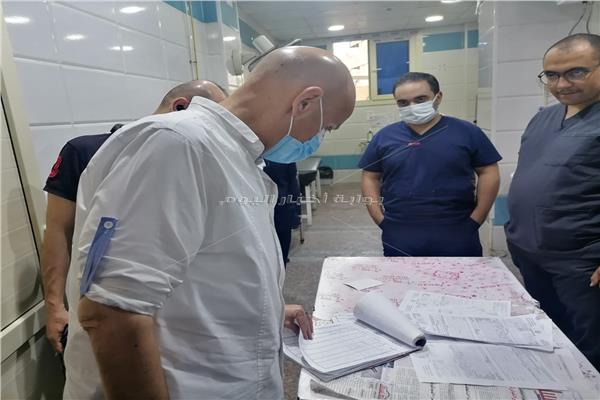 وكيل وزارة الصحة بالشرقية يتفقد مستشفي الزقازيق العام 