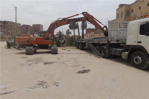 البدء في إنشاء كوبري فرشوط العلوي
