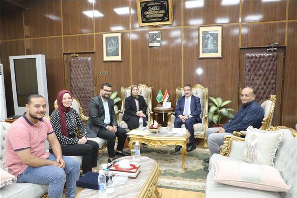  محافظ المنوفية يلتقي بوفد المجلس القومي للمرأة 
