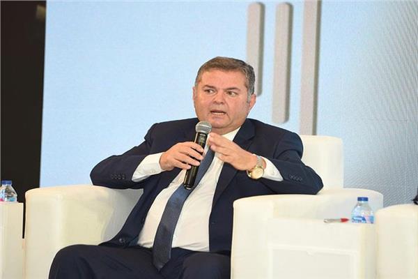 هشام توفيق وزير قطاع الأعمال العام
