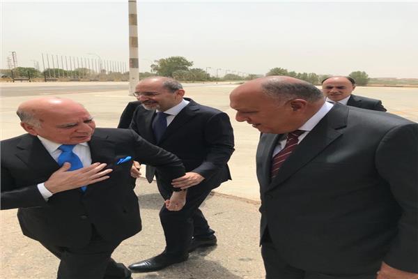 شكري ونظيره الاردني يصلان الي بغداد 