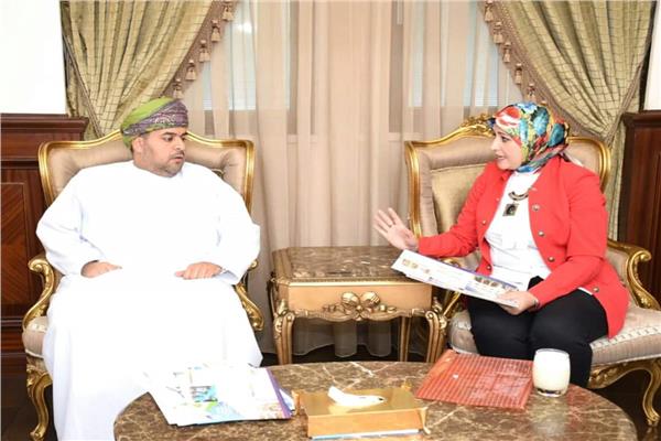  الدكتورة سلوى فؤاد وسلطان بن هلال بن سلطان الحوسني