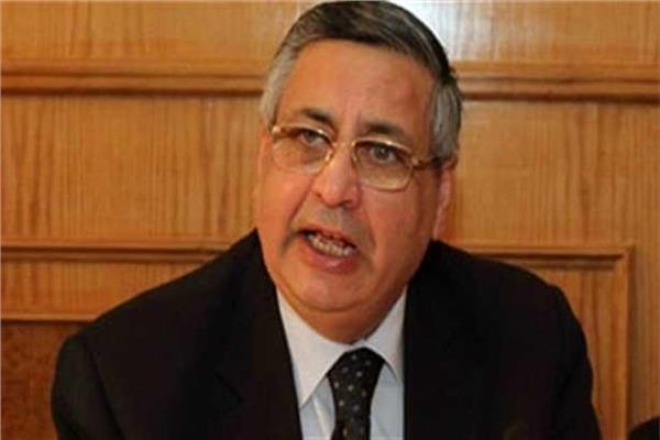 الدكتور محمد عوض تاج الدين مستشار الرئيس للشئون الصحية