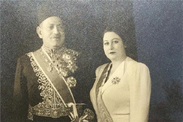 هروب اضطراري لزوجة رئيس وزراء مصر في باريس