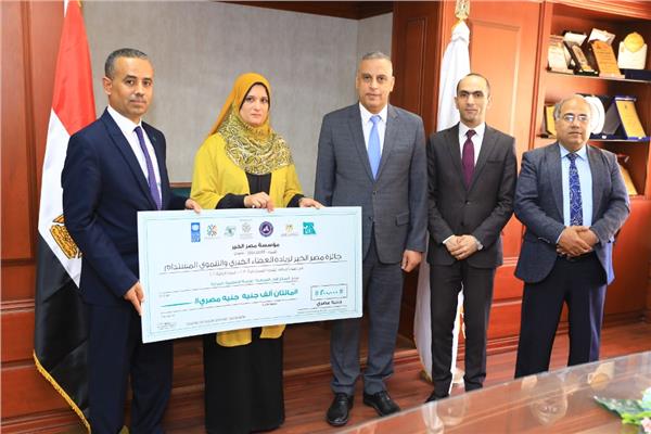 محافظ سوهاج يهنئ الجمعية الخيرية الإسلامية بالمراغة لحصولها على المركز الأول