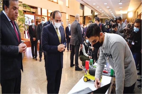 الرئيس خلال زيارته إلى جامعة كفر الشيخ