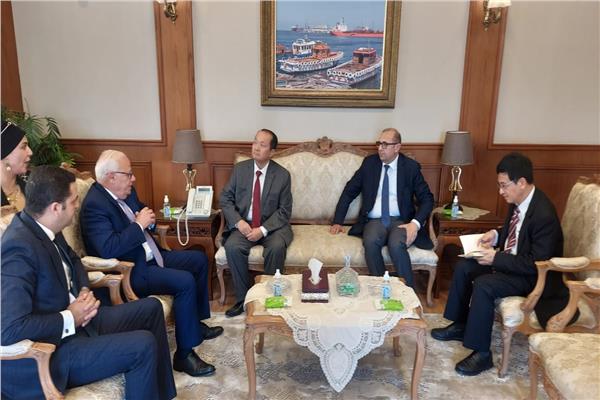 محافظ بورسعيد خلال لقائه بسفير فيتنام