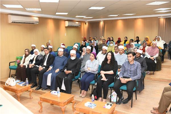 محافظ قنا يدشن فاعليات حملة نشر الوعى الأسرى والمجتمعى بمقر المجلس القومى للمرأة 