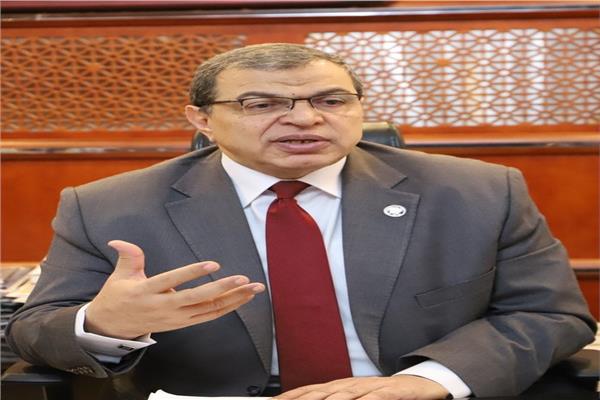 وزير القوي العاملة