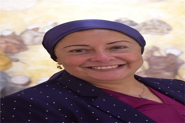  د. صفية القباني نقيب الفنانين التشكليين