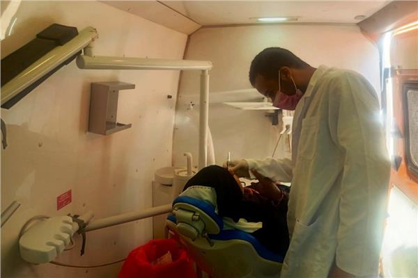 ضمن "حياة كريمة".. توقيع الكشف المجاني على 974 مواطن في أسوان