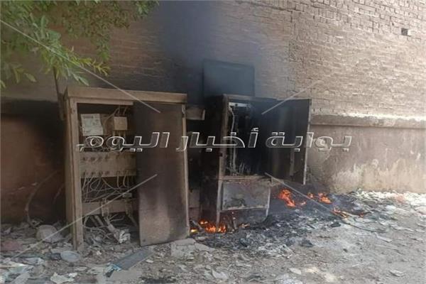 بسبب إرتفاع درجات الحرارة ..حريق كابينة كهرباء بالجيزة