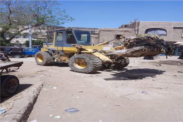 مركز ومدينة ملوى بالمنيا ينفذ حملات نظافة موسعة بقرى المركز والمدينة 