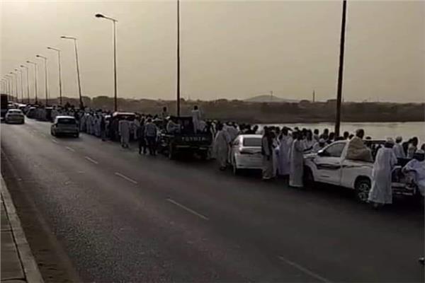 شهود العيان بعد قفز المواطن السوداني في النيل