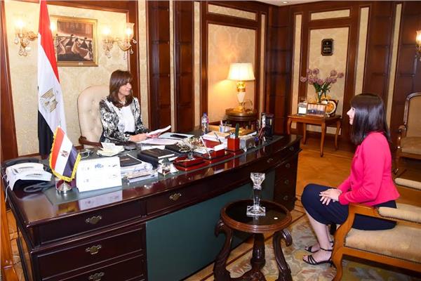 السفيرة نبيلة مكرم عبد الشهيد وزيرة الدولة الهجرة وشؤون المصريين في الخارج