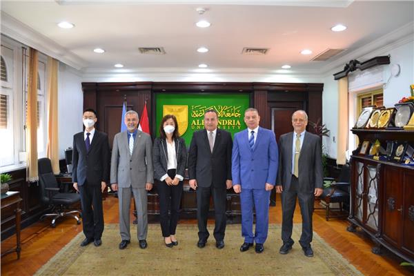 رئيس جامعة الإسكندرية يستقبل قنصل عام الصين بالاسكندرية