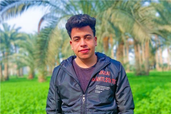 الفنان الشاب مصطفى رجب