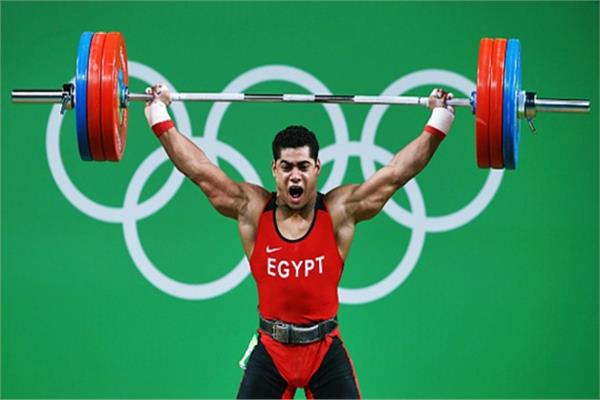  محمد إيهاب بطل العالم في رفع الأثقال