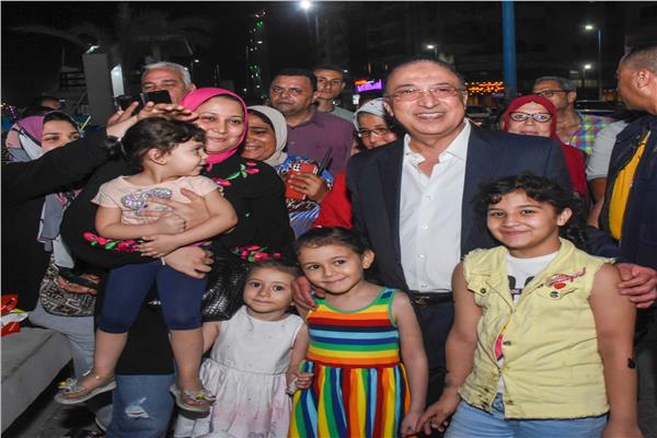 جولة تفقدية مسائية لمحافظ الإسكندرية لتفقد إضاءة الكورنيش قبل عيد الأضحى 