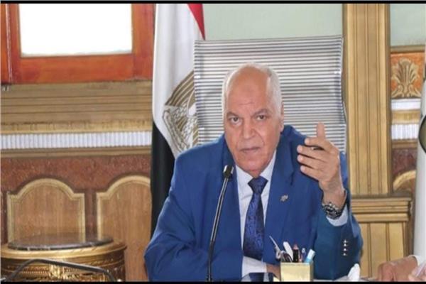 خلف الزناتي نقيب المعلمين ورئيس اتحاد المعلمين العرب