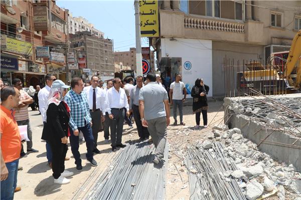 محافظ المنوفية يشهد الإزالة الفورية لمبنى مخالف بدون  تراخيص      شبين الكوم ..صور