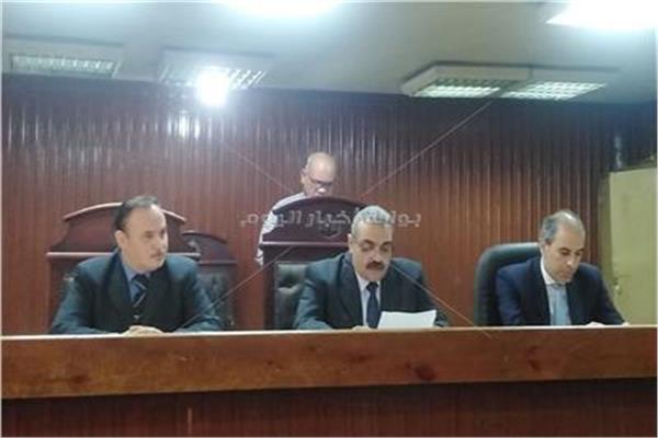 هيئة المحكمة برئاسة المستشار أشرف فتحي
