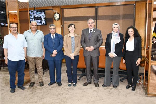   رئيس جامعة القناة يستقبل  ممثلي برنامج منح الجامعات الحكومية "أمديست"للطلاب ذوي الهمم