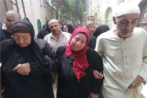 أسرة الطالبة نيرة ضحية الغدر بالمنصورة تزورها بقبرها