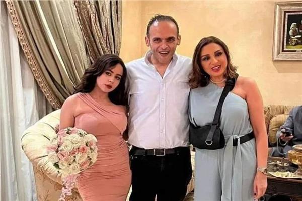أنغام تحتفل بعقد قران شقيقها
