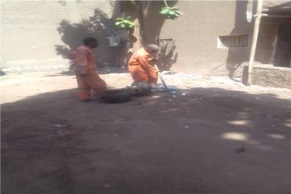  محافظ أسيوط: حملات نظافة وتجميل وصيانة أعمدة الإنارة بقرى بمراكز البداري