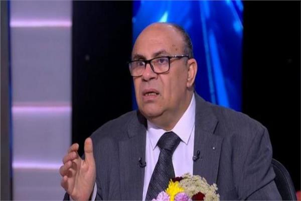 الدكتور مبروك عطية