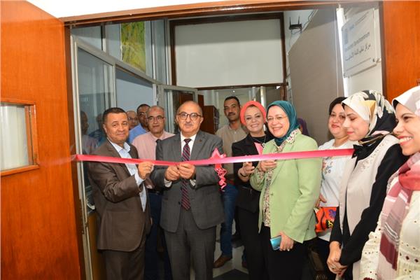  رئيس جامعة أسيوط يشارك فى افتتاح مركز الألمانية بالجامعة 