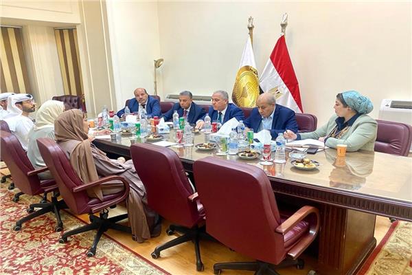 عبد الصادق الشوربجي رئيس الهيئة الوطنية للصحافة يلتقي وفد نادي دبي للصحافة 