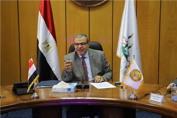 وزير القوى العاملة 