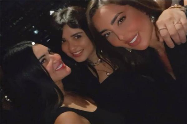 ياسمين عبد العزيز