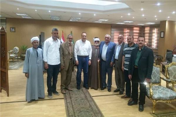 محافظ الشرقية خلال لقائه بالمواطنين