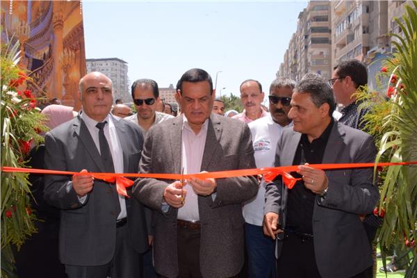 محافظ البحيرة يفتتح المعرض الرابع للمواد الغذائية واللحوم بمدينة كفر الدوار