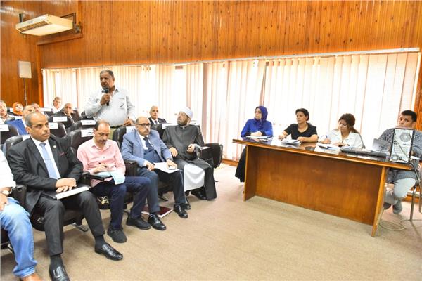 محافظ أسيوط يترأس جلسة المجلس التنفيذى للمحافظة 